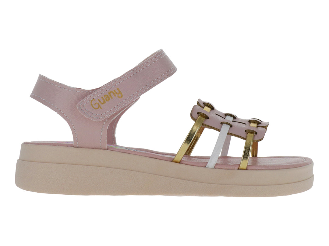 Sandalia rosa para niña con plataforma, tiras entrelazadas en dorado y blanco y cierre de velcro.