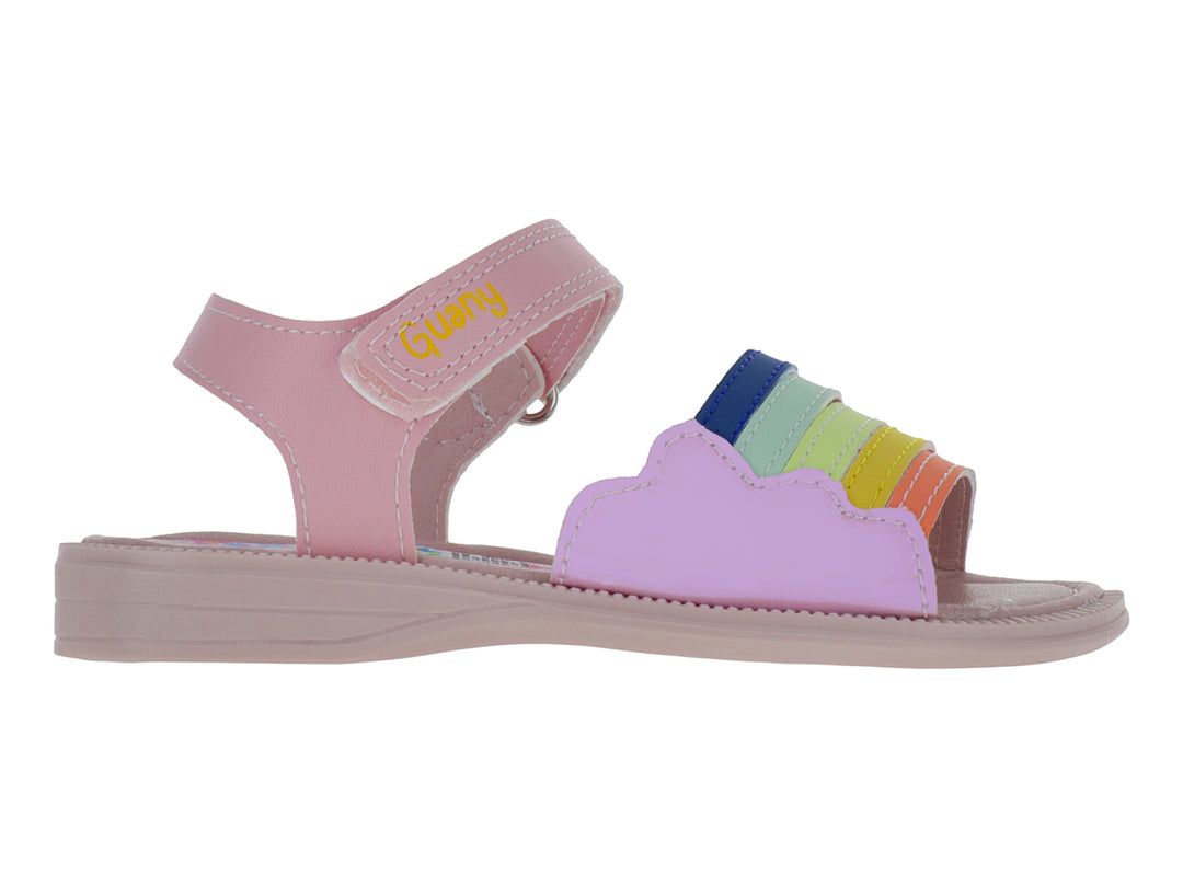 Sandalia rosa para niña con diseño de nube y arcoíris multicolor en la parte superior.