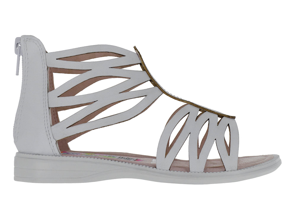 Sandalia blanca para niña con diseño de tiras caladas y suela blanca.