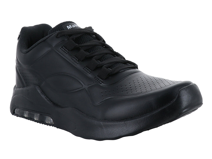 Tenis de baloncesto Makena color negro monocromático con suela gruesa y detalles perforados.