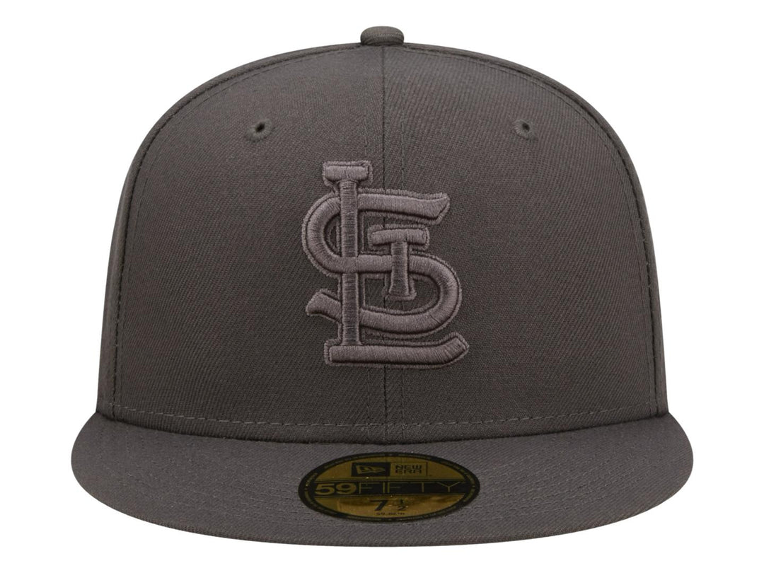 Gorra de béisbol New Era color gris oscuro con logo bordado de los St. Louis Cardinals.