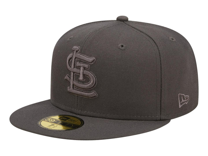 Gorra de béisbol New Era color gris oscuro con logo bordado de los St. Louis Cardinals.