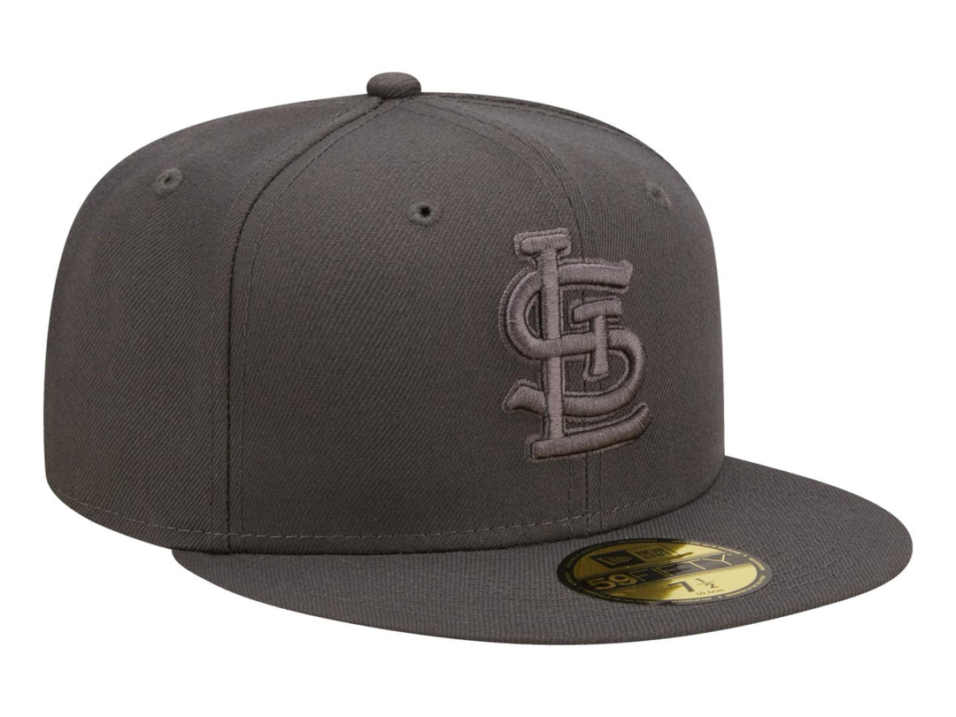 Gorra de béisbol New Era color gris oscuro con logo bordado de los St. Louis Cardinals.