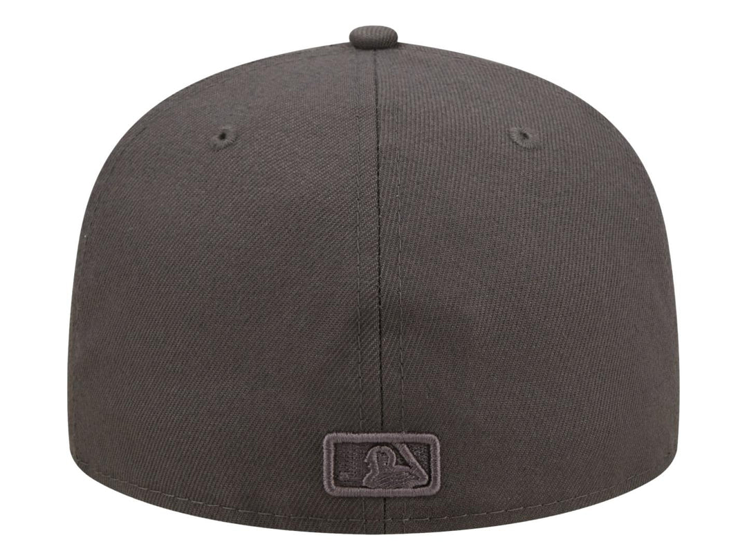 Gorra de béisbol New Era color gris oscuro con logo bordado de los St. Louis Cardinals.