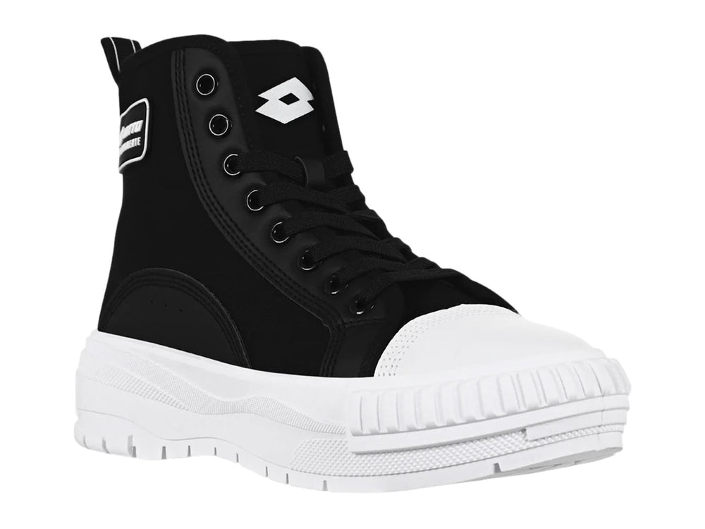 Tenis Lotto de bota alta en color negro con suela blanca gruesa y punta reforzada.