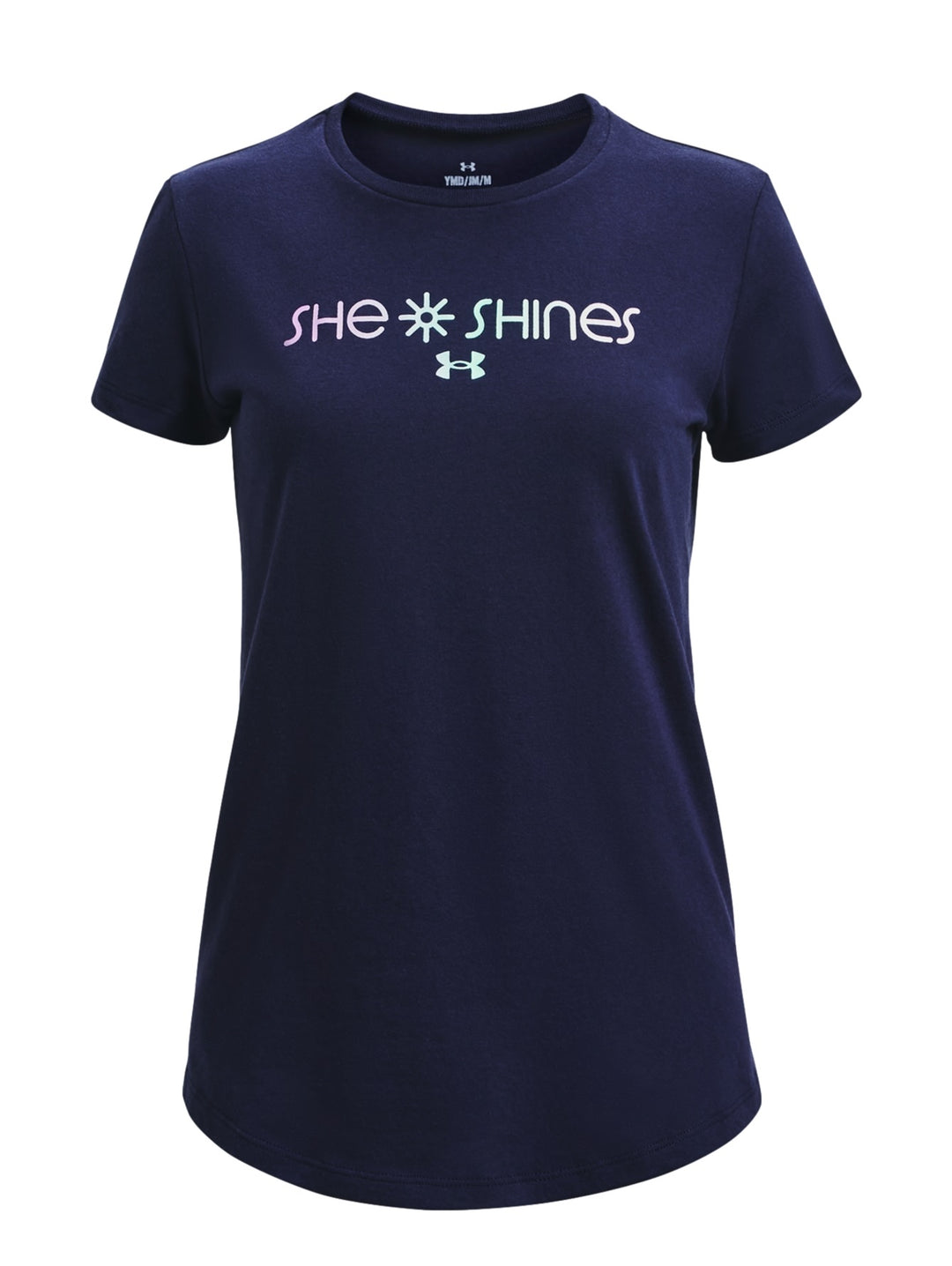 Playera deportiva Under Armour color azul marino con texto 'SHE SHINES' en el pecho.