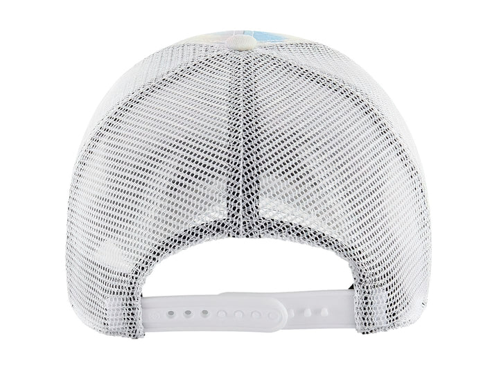 Gorra de béisbol New York Yankees con estampado multicolor tie-dye y parte trasera de malla blanca.