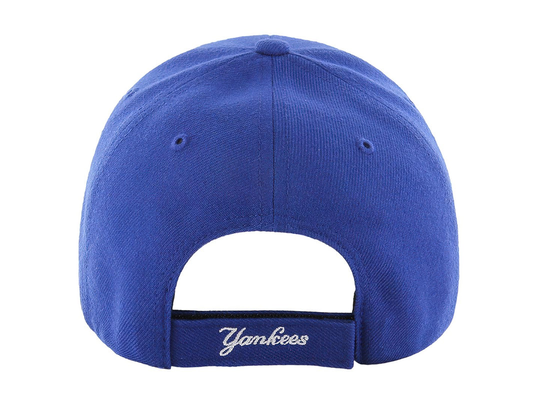 Gorra de béisbol color azul royal con logotipo bordado en blanco y visera curva.