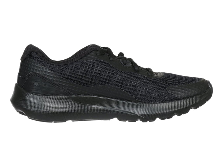 Tenis deportivos Under Armour color negro con malla transpirable y suela sintética.