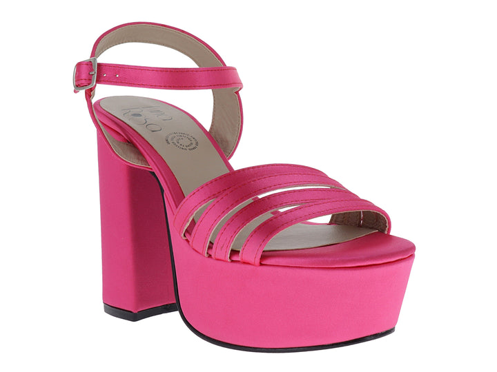 Sandalia de plataforma color rosa pitaya con tacón grueso y tiras frontales.
