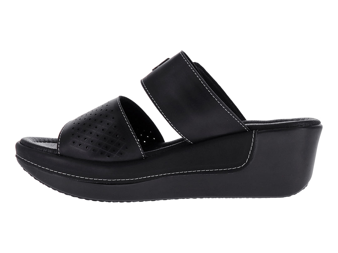 Sandalias negras de plataforma para mujer con correa ajustable y detalles perforados.