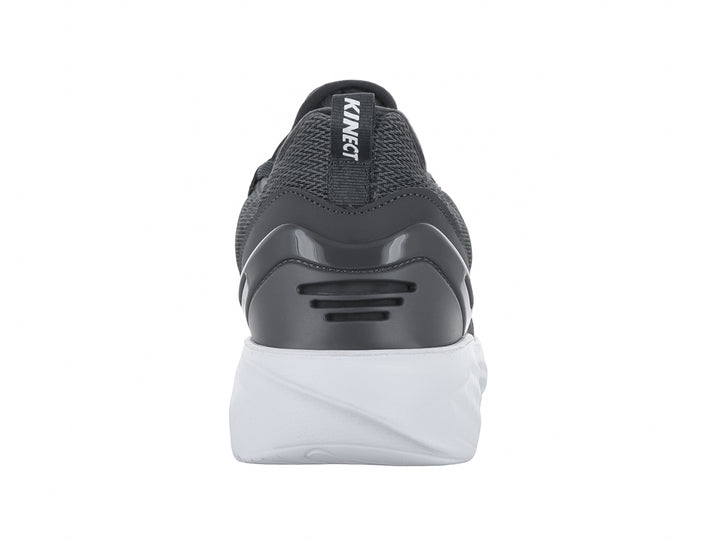 Tenis deportivos KINECT color gris oxford con suela blanca, diseño de malla y corte bajo.
