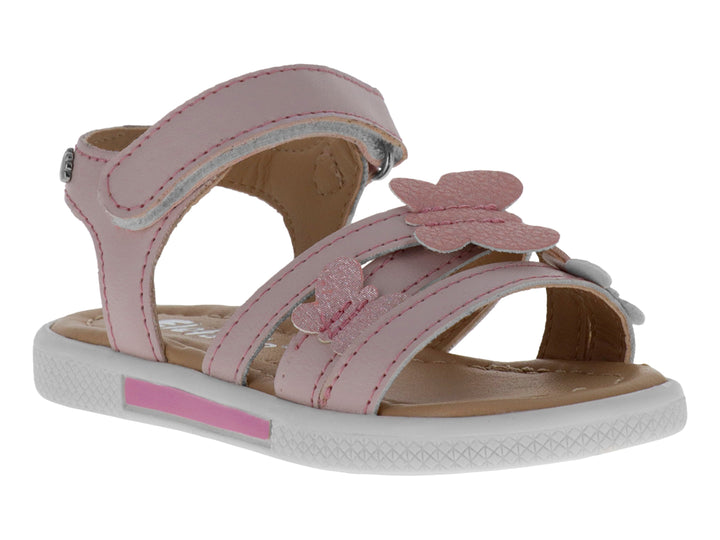Sandalia rosa para niña con adornos de mariposa y suela blanca.