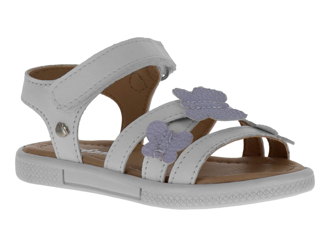 Sandalia blanca para niña con adornos de mariposas en color morado y suela blanca.