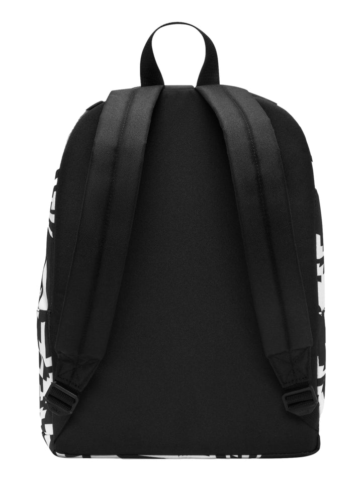 Mochila Nike con estampado geométrico en blanco y negro y logotipo grande en el bolsillo frontal.