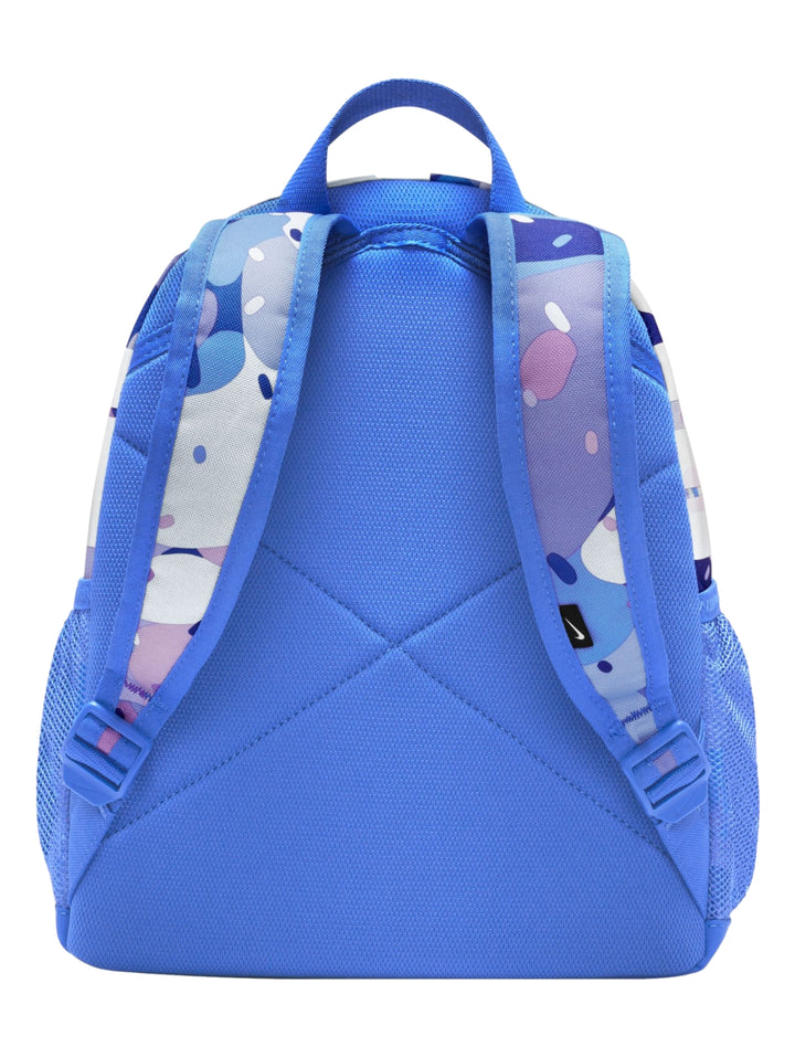 Mochila pequeña Nike con estampado abstracto en tonos azul, blanco y morado claro.