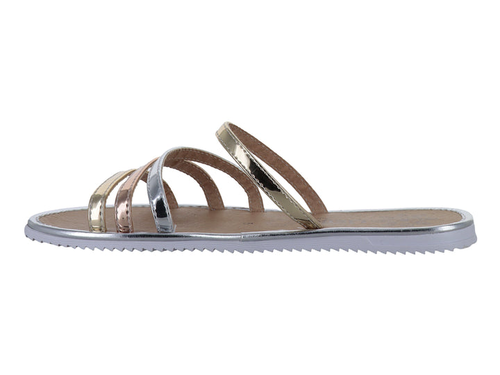 Sandalias planas para niña con tiras multicolores en tonos metálicos dorado, plata y bronce.