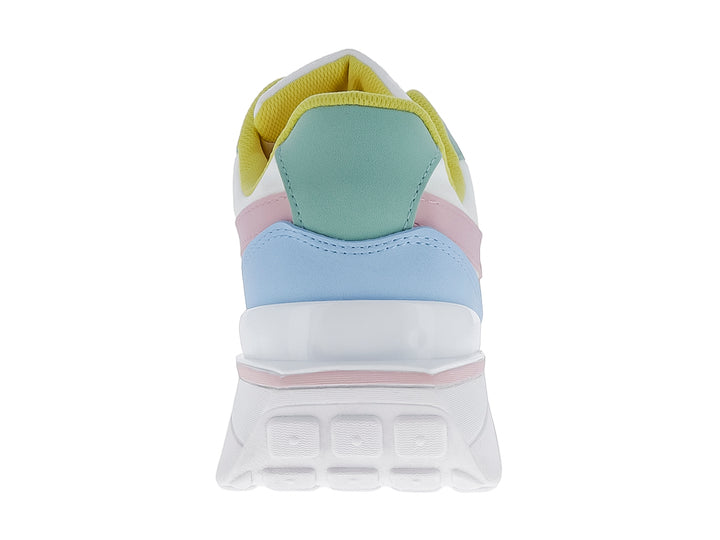 Tenis PANAM en color blanco con detalles en celeste, rosa y verde menta, con suela blanca gruesa.