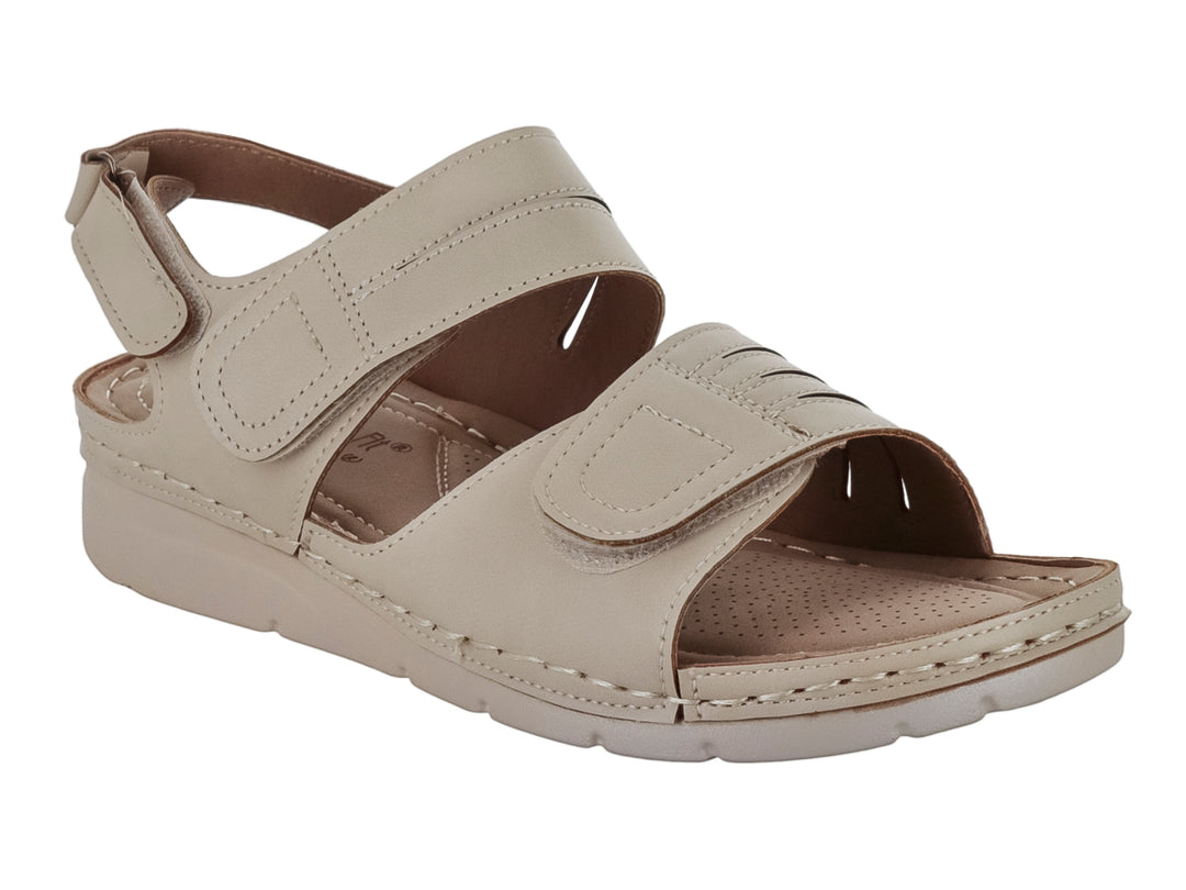 Sandalia Comfort Fit color beige con correas ajustables de velcro y suela ergonómica.