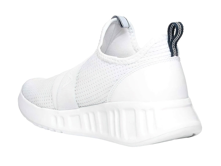 Tenis deportivos blancos Nautica Butler JR estilo slip-on con banda elástica y suela gruesa.