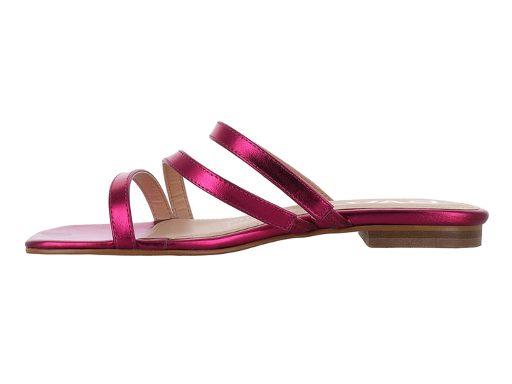 Sandalia plana para mujer en color bugambilia metálico con tiras delgadas y suela beige.