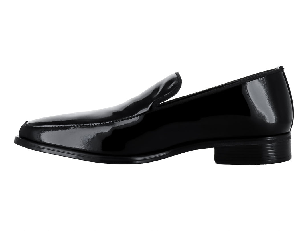 Zapato mocasín para hombre de color negro acabado en charol brillante, estilo elegante y formal.