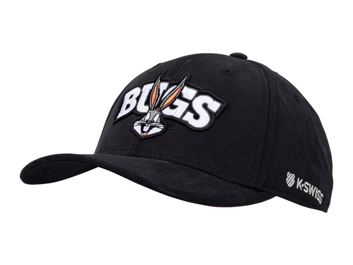 Gorra de béisbol negra K-Swiss con bordado frontal de Bugs Bunny y logotipo lateral blanco.