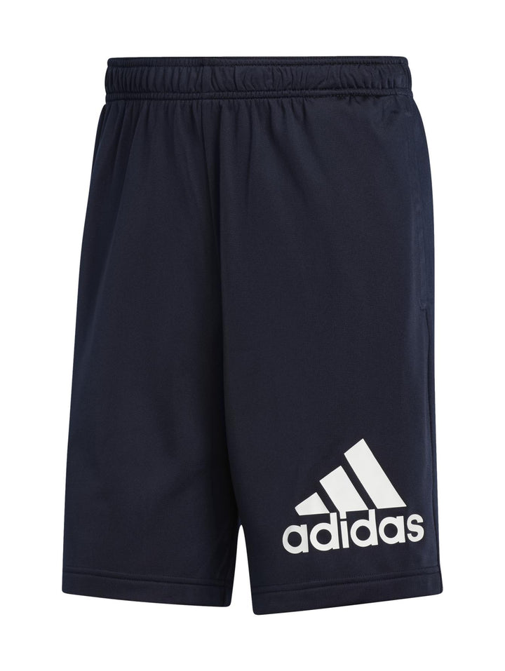 Shorts deportivos Adidas color azul marino con logotipo grande en color blanco en la pierna izquierda.