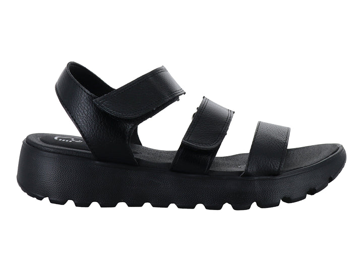 Sandalia negra de cuero con tiras ajustables y suela gruesa.