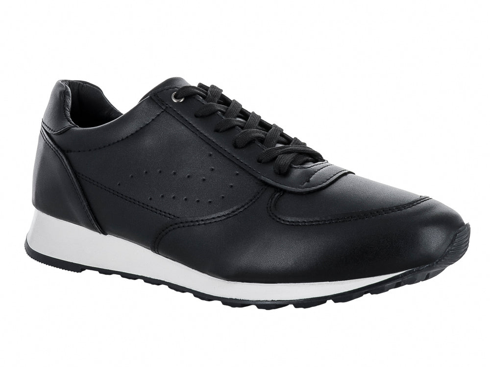 Zapato casual LUGO CONTI color negro con suela blanca y agujetas negras.