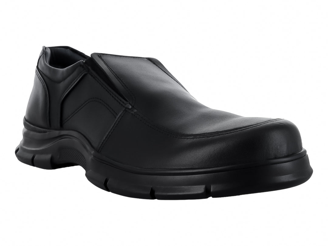 Zapato casual Merano color negro, estilo slip-on con suela gruesa y acabado en cuero napa.