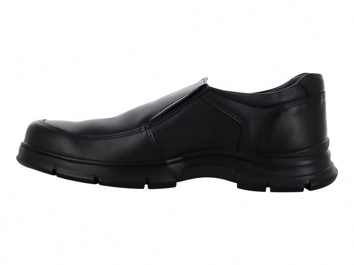 Zapato casual Merano color negro, estilo slip-on con suela gruesa y acabado en cuero napa.