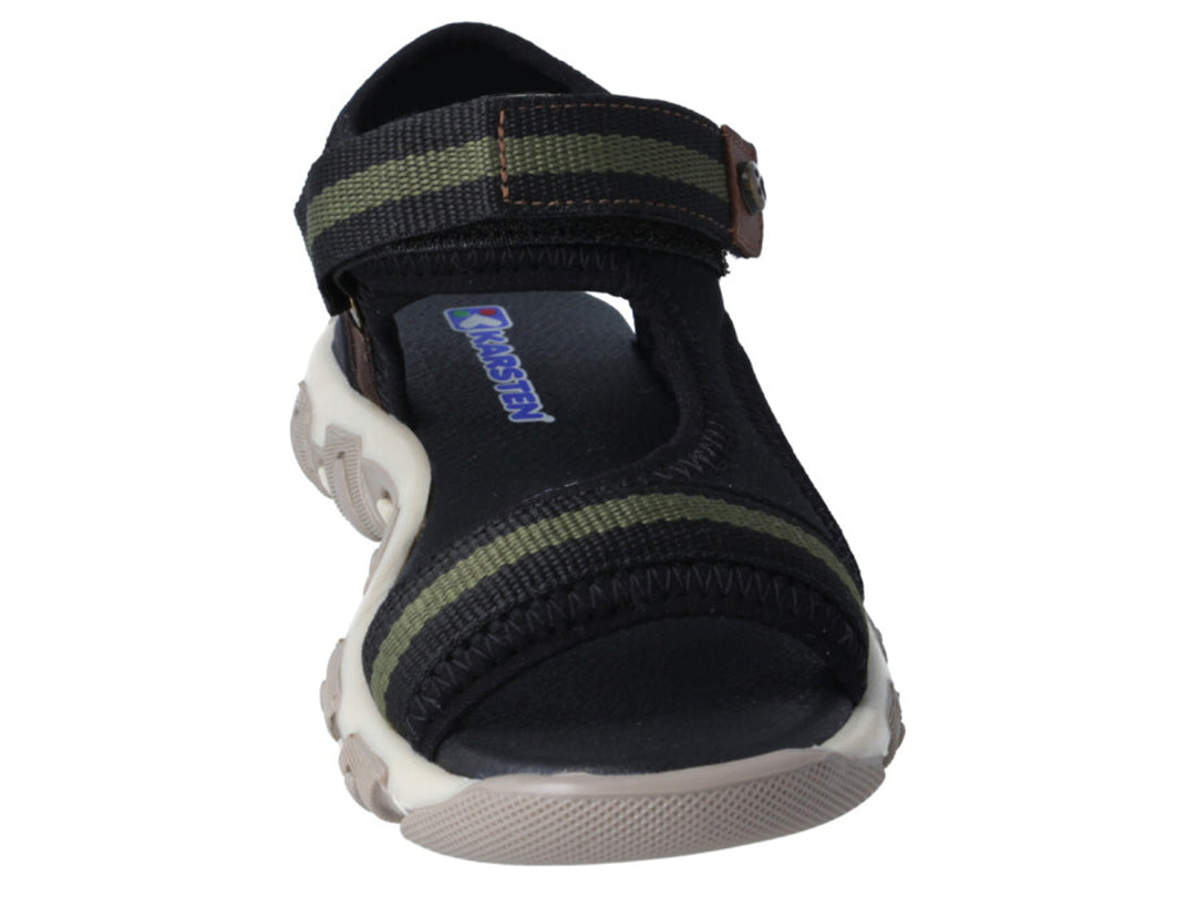 Sandalia infantil Karsten color negro con detalles en verde oliva y suela beige.