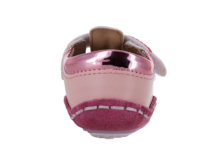 Sandalia para bebé en color rosa combinado con detalles en rosa oscuro y costuras blancas.