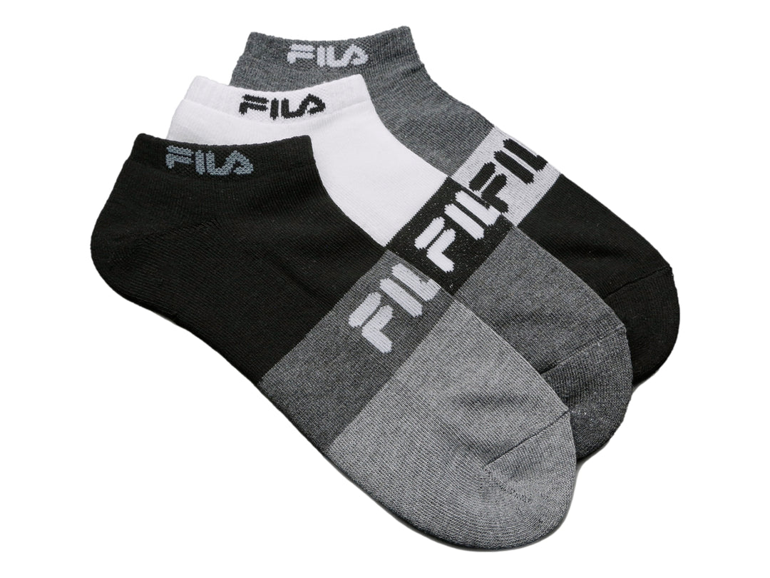 Paquete de tres pares de calcetines cortos FILA en colores negro, blanco y gris con diseño color block.