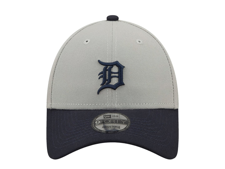 Gorra New Era de los Detroit Tigers en color gris con visera navy y logotipo frontal bordado.