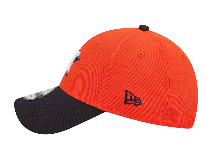 Gorra New Era de los Houston Astros en color naranja con visera negra y logotipo bordado al frente.
