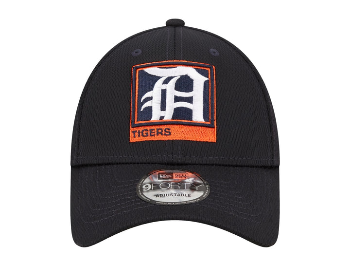 Gorra de béisbol New Era color navy con logo frontal bordado de los Detroit Tigers y visera curva.
