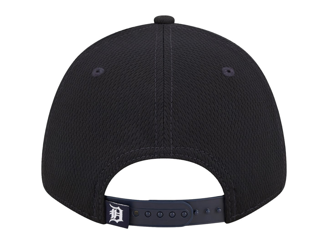 Gorra de béisbol New Era color navy con logo frontal bordado de los Detroit Tigers y visera curva.