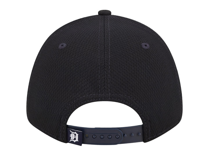 Gorra de béisbol New Era color navy con logo frontal bordado de los Detroit Tigers y visera curva.