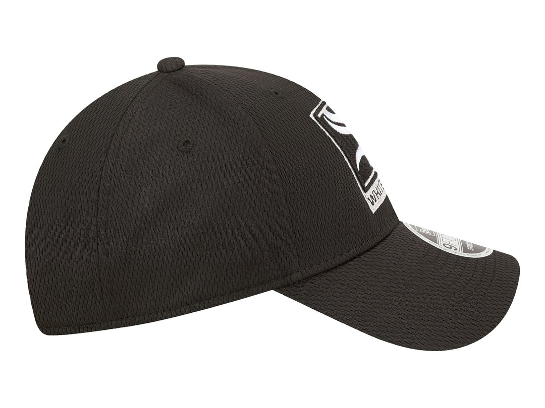 Gorra de béisbol New Era color negro con logo bordado de White Sox en blanco en el frente.