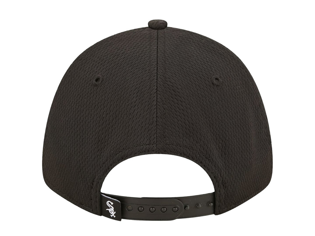 Gorra de béisbol New Era color negro con logo bordado de White Sox en blanco en el frente.
