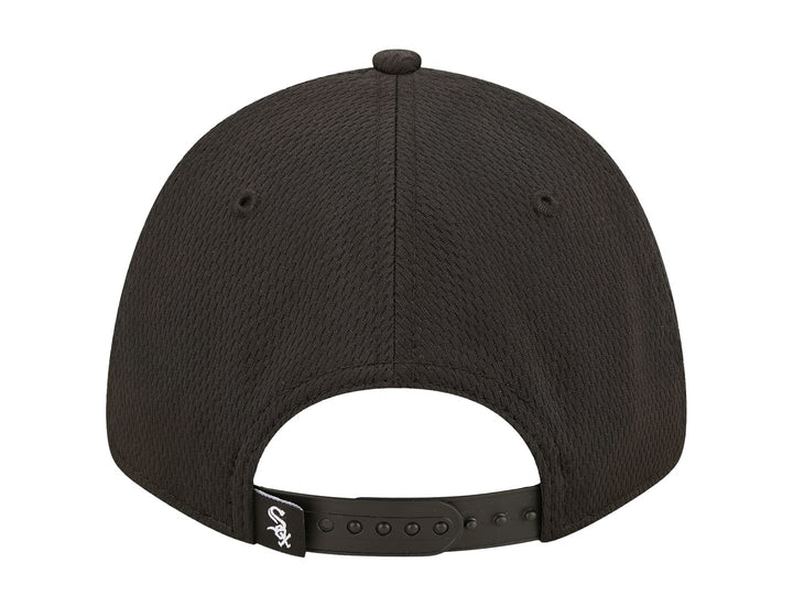 Gorra de béisbol New Era color negro con logo bordado de White Sox en blanco en el frente.