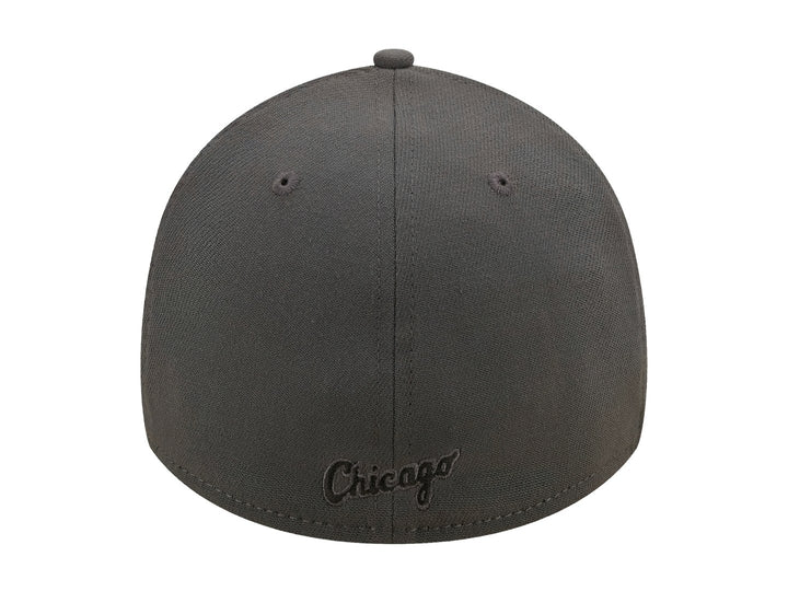 Gorra de béisbol New Era color gris carbón con logotipo bordado en el frente.