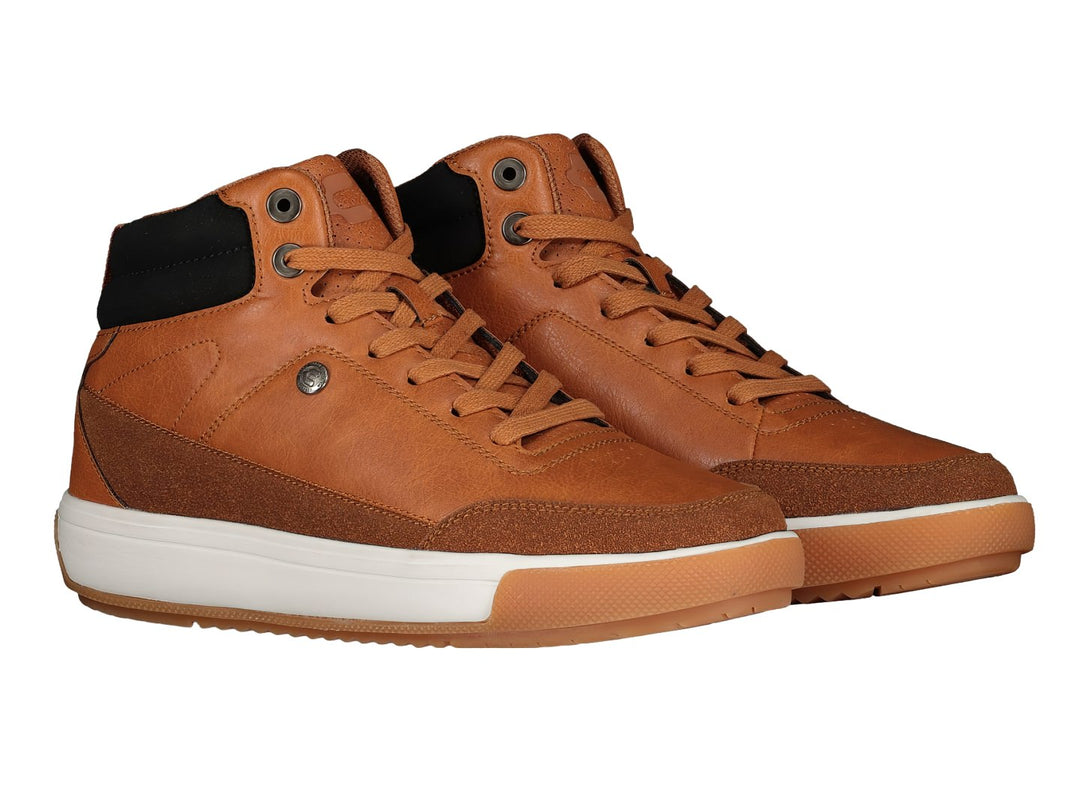 Par de tenis botín Charly en color camel con suela blanca y detalles negros en el tobillo.