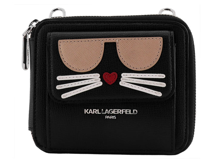 Bolso pequeño negro de Karl Lagerfeld con diseño frontal de cara de gato con lentes beige y nariz de corazón rojo.
