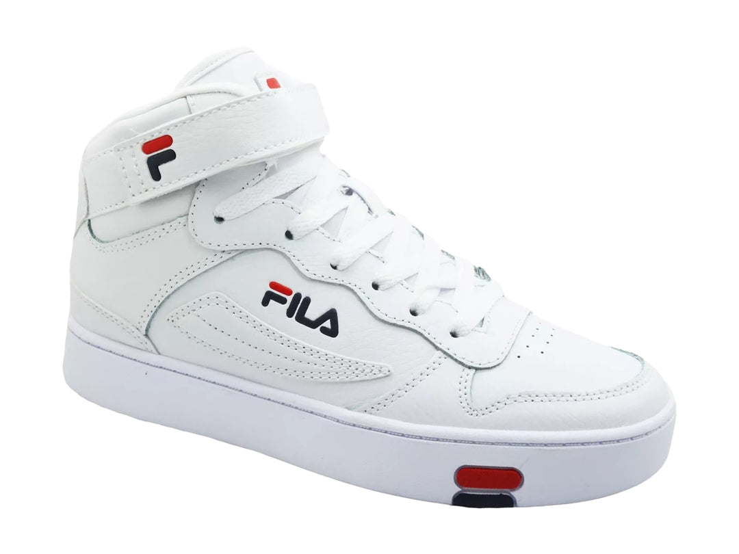 Tenis FILA blancos de corte medio con detalles en rojo y azul marino y correa de velcro en el tobillo.
