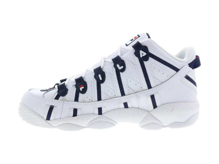 Tenis FILA Stackhouse Spaghetti blancos con detalles en azul marino para hombre.