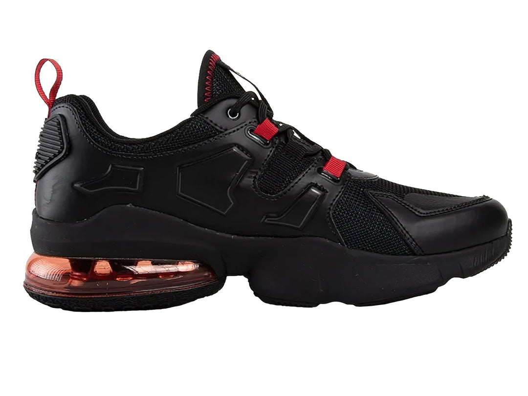 Tenis de baloncesto KAROSSO color negro con detalles en rojo y cámara de aire visible en el talón.