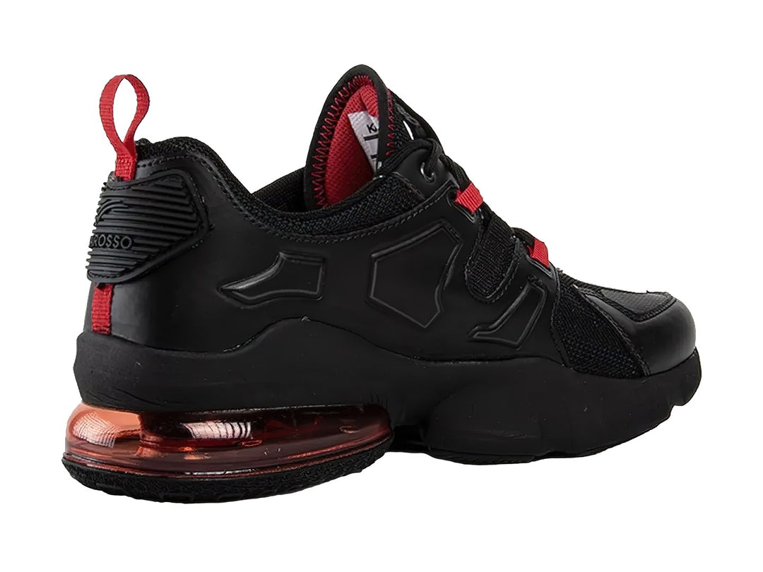 Tenis de baloncesto KAROSSO color negro con detalles en rojo y cámara de aire visible en el talón.